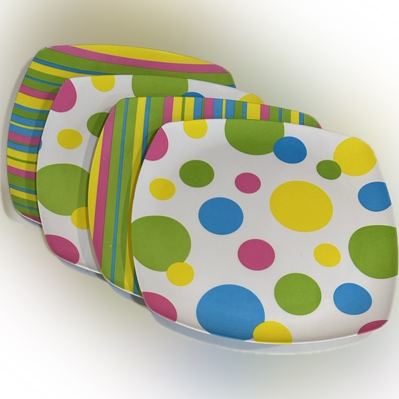 VTG PASTEL STRIPED SPOTED LIGHT MELAMINE 9.5” 4 PLATES EASTER DORM PARTY PICNIC - Picture 2 of 14